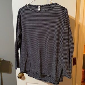 Lululemon back in action long sleeve shirt